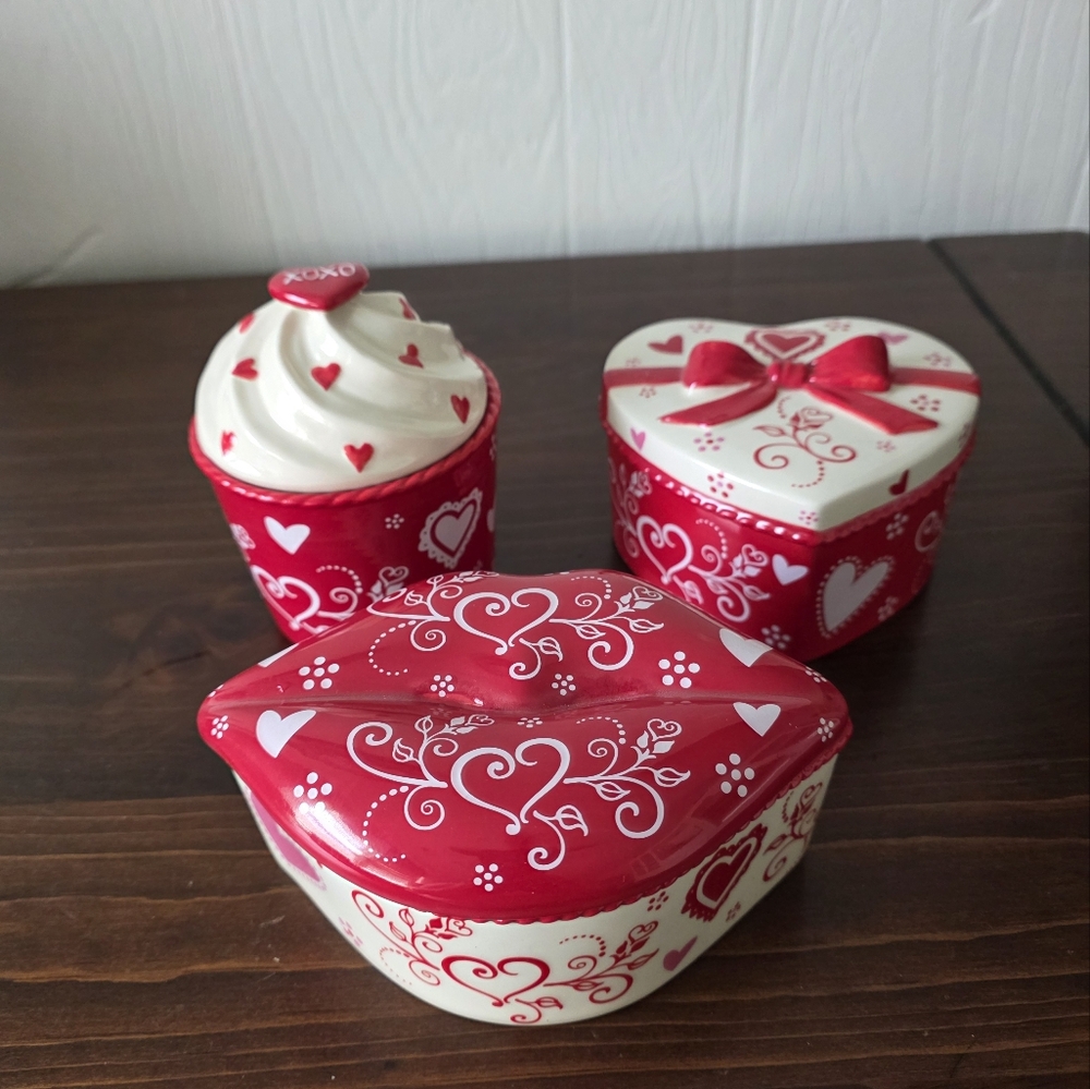 Temp-tations Romance Lidded Ramekins - Set of 3 - Picture 2 of 13